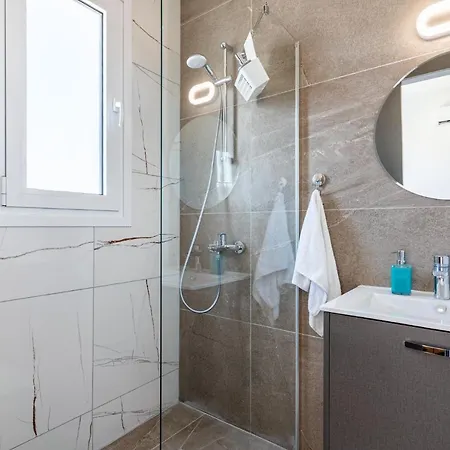 Aneto Spiti 2-br In Larnaca.